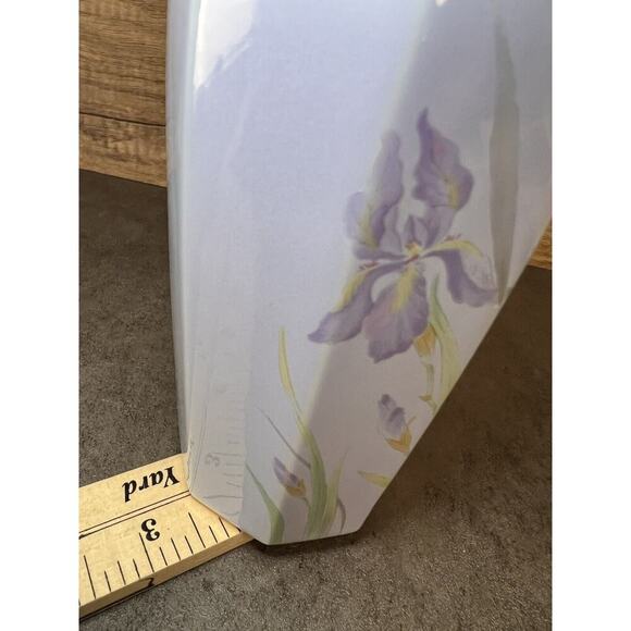 Vintage Otagiri Japan Periwinkle Irises Flower Bud Vase Medium - Picture 10 of 13